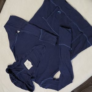 American Eagle long sleeve with hood